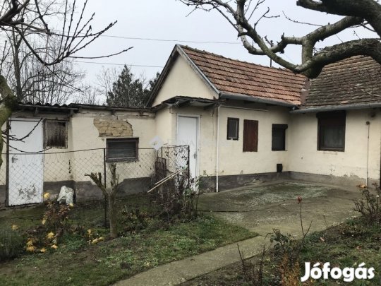 Eladó 70 nm-es ház Mezőszilas