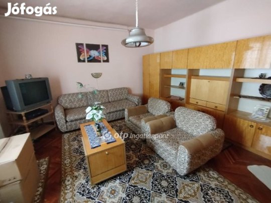 Eladó 70 nm-es ház Pécs