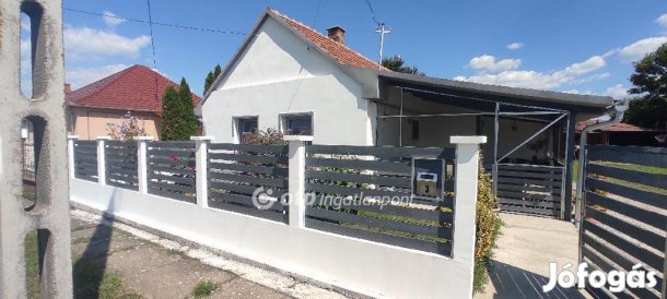 Eladó 70 nm-es ház Polgár
