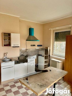 Eladó 70 nm-es ház Szászvár