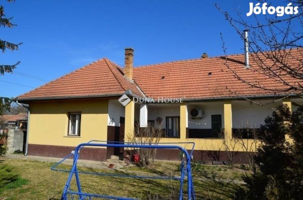Eladó 70 nm-es ház Tápióbicske