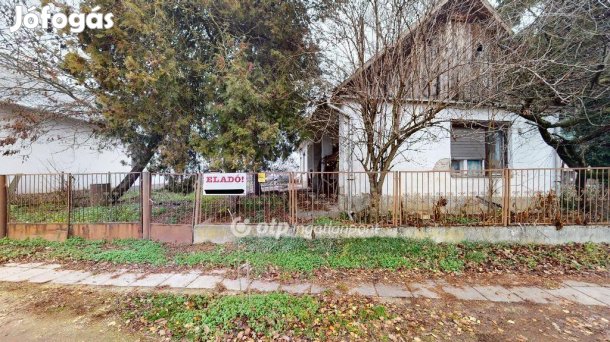 Eladó 70 nm-es ház Tiszavasvári