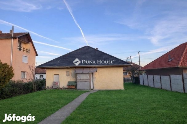 Eladó 70 nm-es ház Úri
