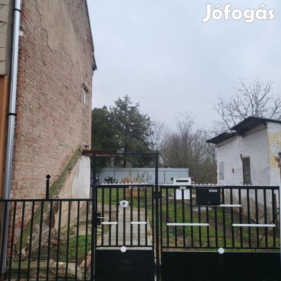 Eladó 70 nm-es lakás Berettyóújfalu