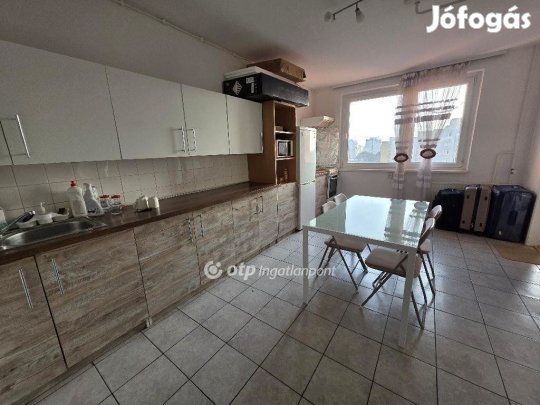 Eladó 70 nm-es lakás Debrecen