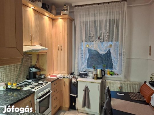 Eladó 70 nm-es lakás Gyula