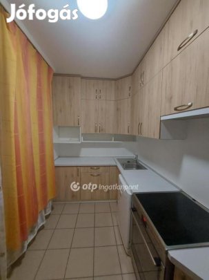 Eladó 70 nm-es lakás Pécs