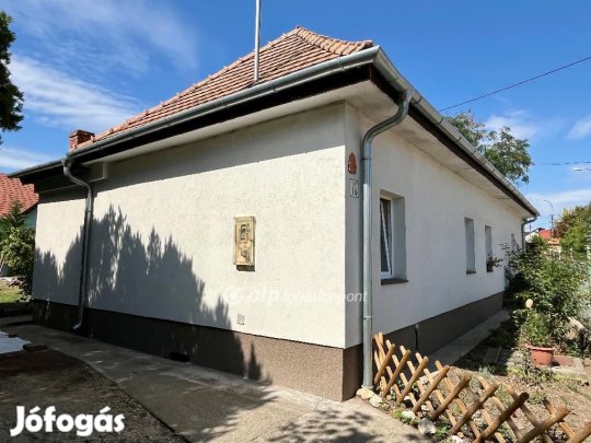 Eladó 71 nm-es ház Veresegyház