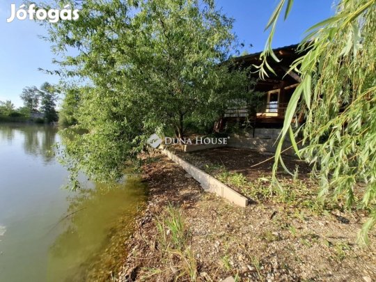 Eladó 728 nm-es telek Cirák