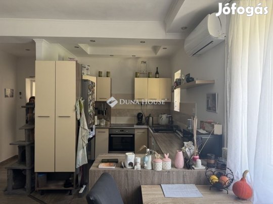 Eladó 72 nm-es ház Pécs