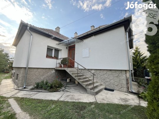 Eladó 72 nm-es ház Solt