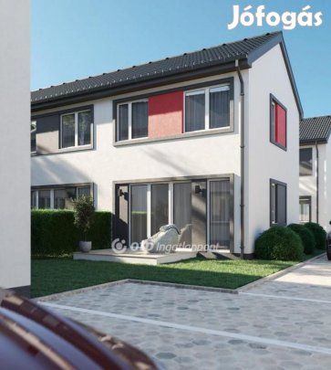 Eladó 72 nm-es lakás Cegléd