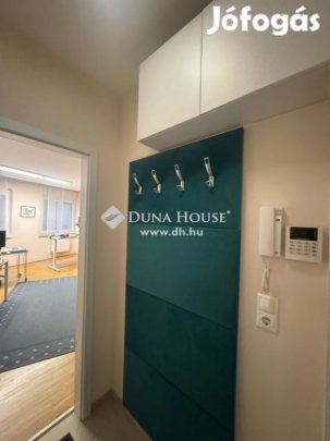 Eladó 72 nm-es lakás Debrecen