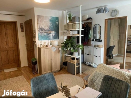 Eladó 72 nm-es lakás Gárdony