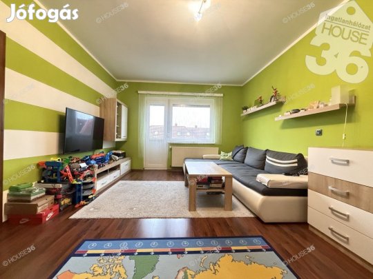 Eladó 72 nm-es lakás Kecskemét