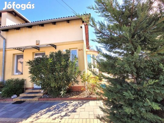 Eladó 72 nm-es lakás Üllő