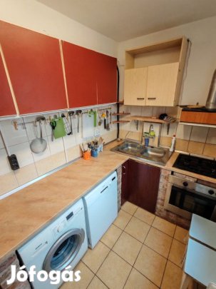 Eladó 72 nm-es panel lakás Szeged Szilléri sor