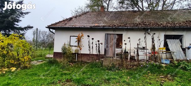 Eladó 7300 nm-es telek Sármellék