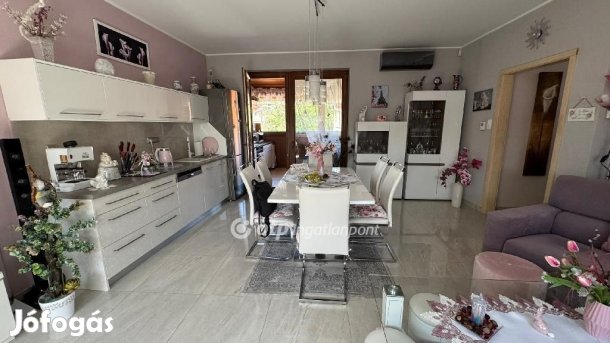 Eladó 73 nm-es lakás Gyula
