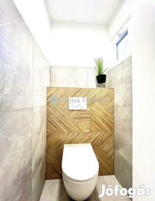 Eladó 74 nm-es lakás Pécs