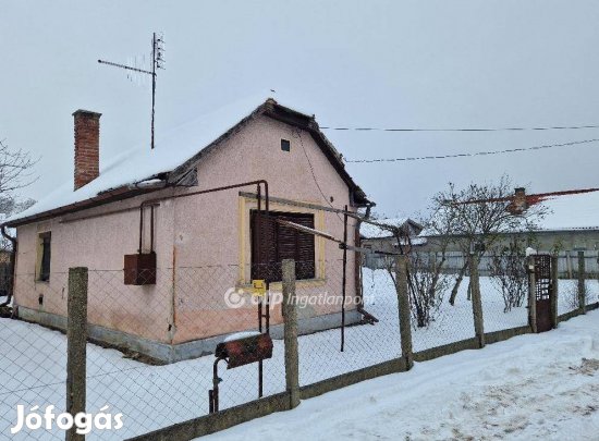 Eladó 754 nm-es telek Debrecen #5151093