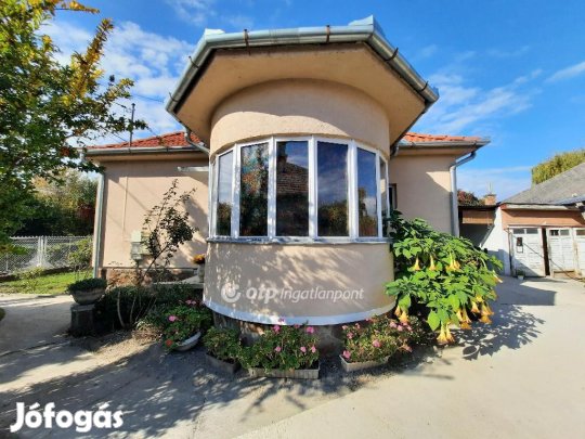 Eladó 75 nm-es ház Siófok