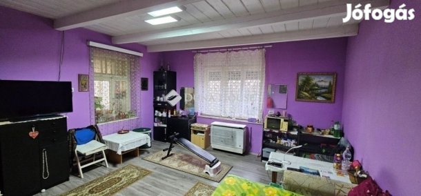 Eladó 75 nm-es ház Tápiószecső