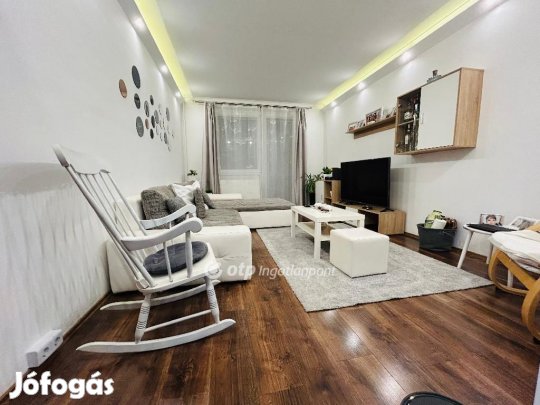 Eladó 75 nm-es lakás Debrecen