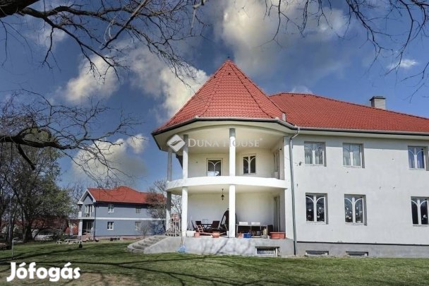 Eladó 760 nm-es ház Gyömrő