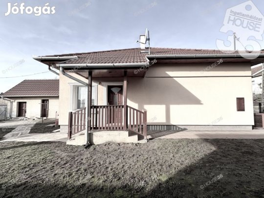 Eladó 76 nm-es ház Városföld