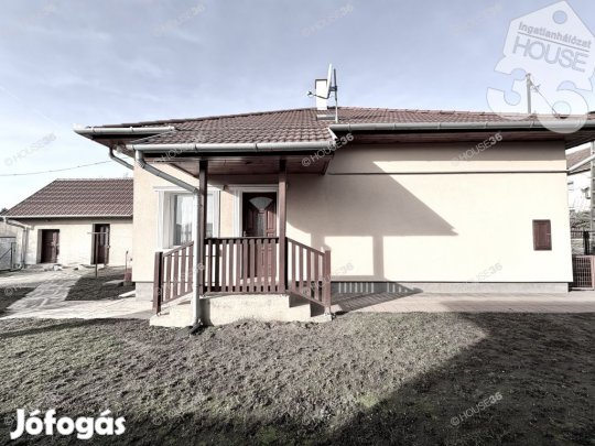 Eladó 76 nm-es ház Városföld