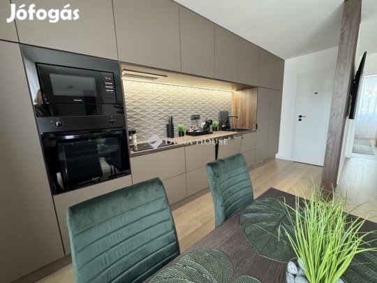 Eladó 76 nm-es lakás Debrecen