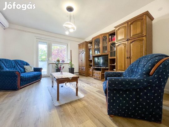 Eladó 76 nm-es lakás Győr