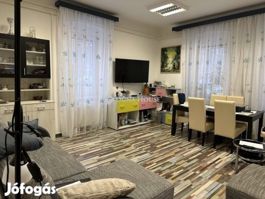 Eladó 76 nm-es lakás Szeged