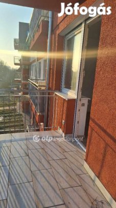 Eladó 76 nm-es lakás Szolnok