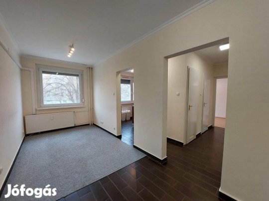 Eladó 77 nm-es Felújított panel lakás Szeged Űrhajós utca