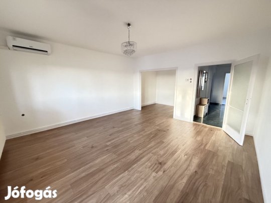 Eladó 77 nm-es Felújított tégla lakás Paks