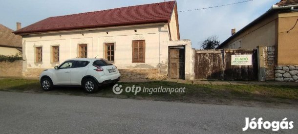 Eladó 77 nm-es ház Őcsény