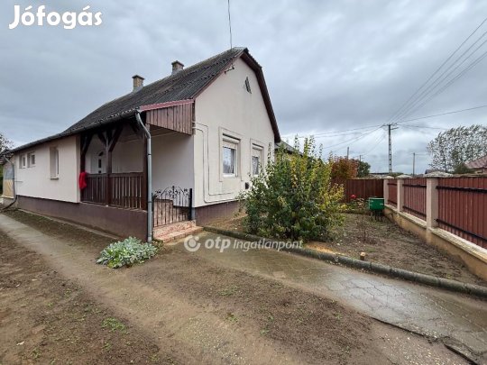 Eladó 77 nm-es ház Szabolcsbáka