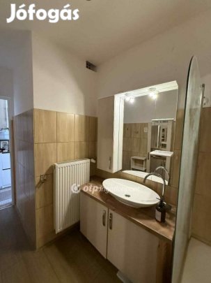 Eladó 77 nm-es lakás Eger
