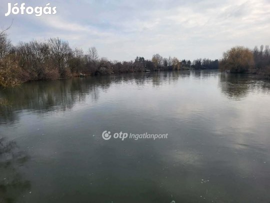 Eladó 789 nm-es telek Mezőtúr