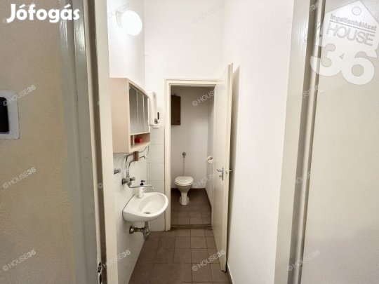 Eladó 79 nm-es iroda Kecskemét