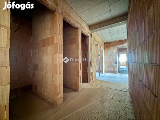 Eladó 79 nm-es lakás Herend