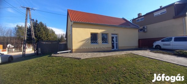 Eladó 80 m2 üzlet, Bakonyszentkirály