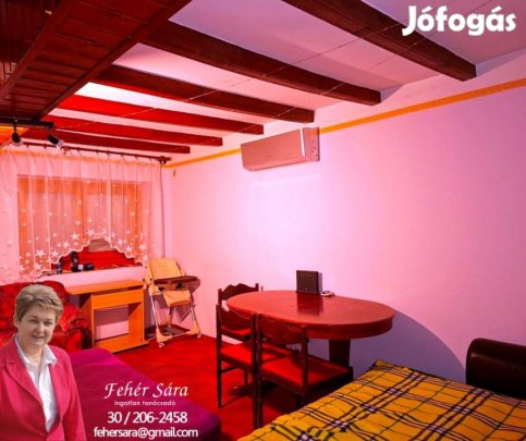 Eladó 80 nm-es Családi ház Tiszakécske