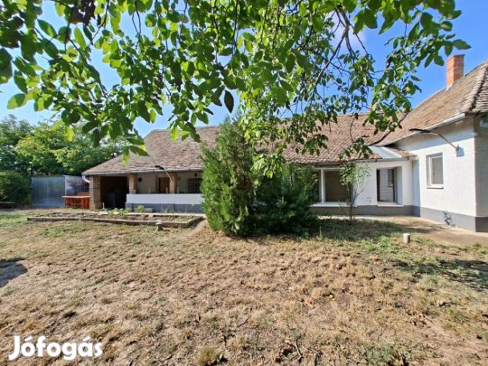 Eladó 80 nm-es Felújított Családi ház Kunszentmárton