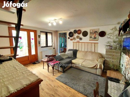 Eladó 80 nm-es ház Baja