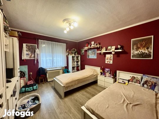 Eladó 80 nm-es ház Csemő