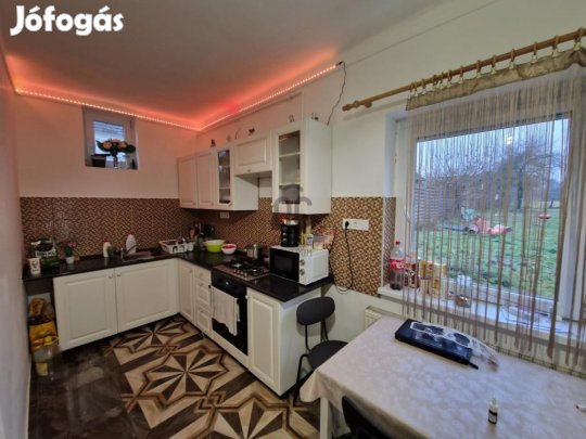 Eladó 80 nm-es ház Csurgó