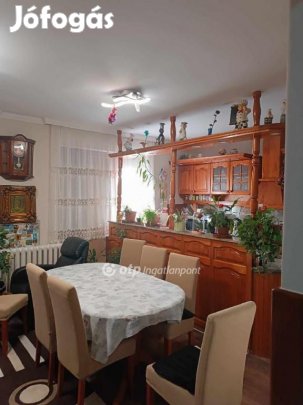 Eladó 80 nm-es ház Hajdúnánás
